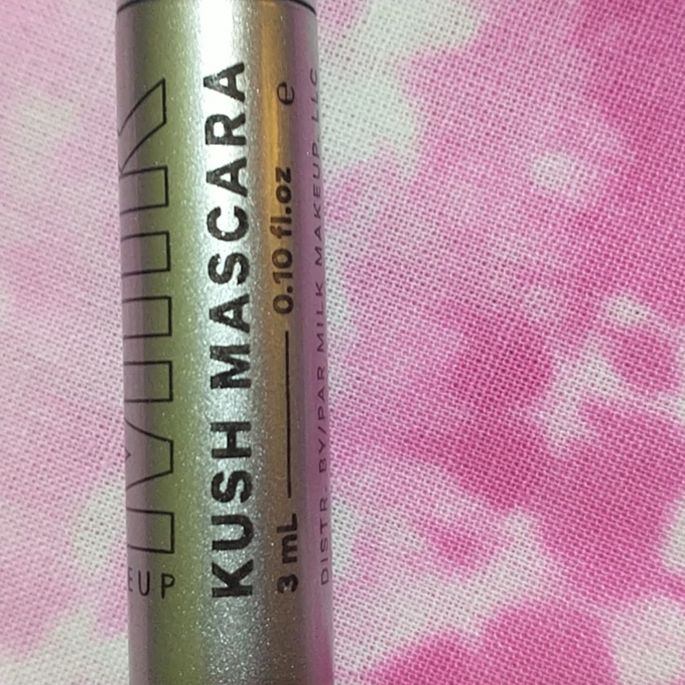Milk Makeup Kush Mascara - Picture 2 of 3